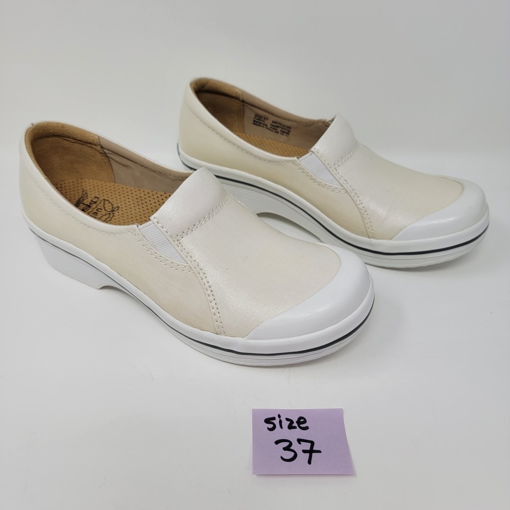 Dansko Vegan Volley Ivory Coated Canvas Clogs - Nursing Rubber Toe Ladies EU 37